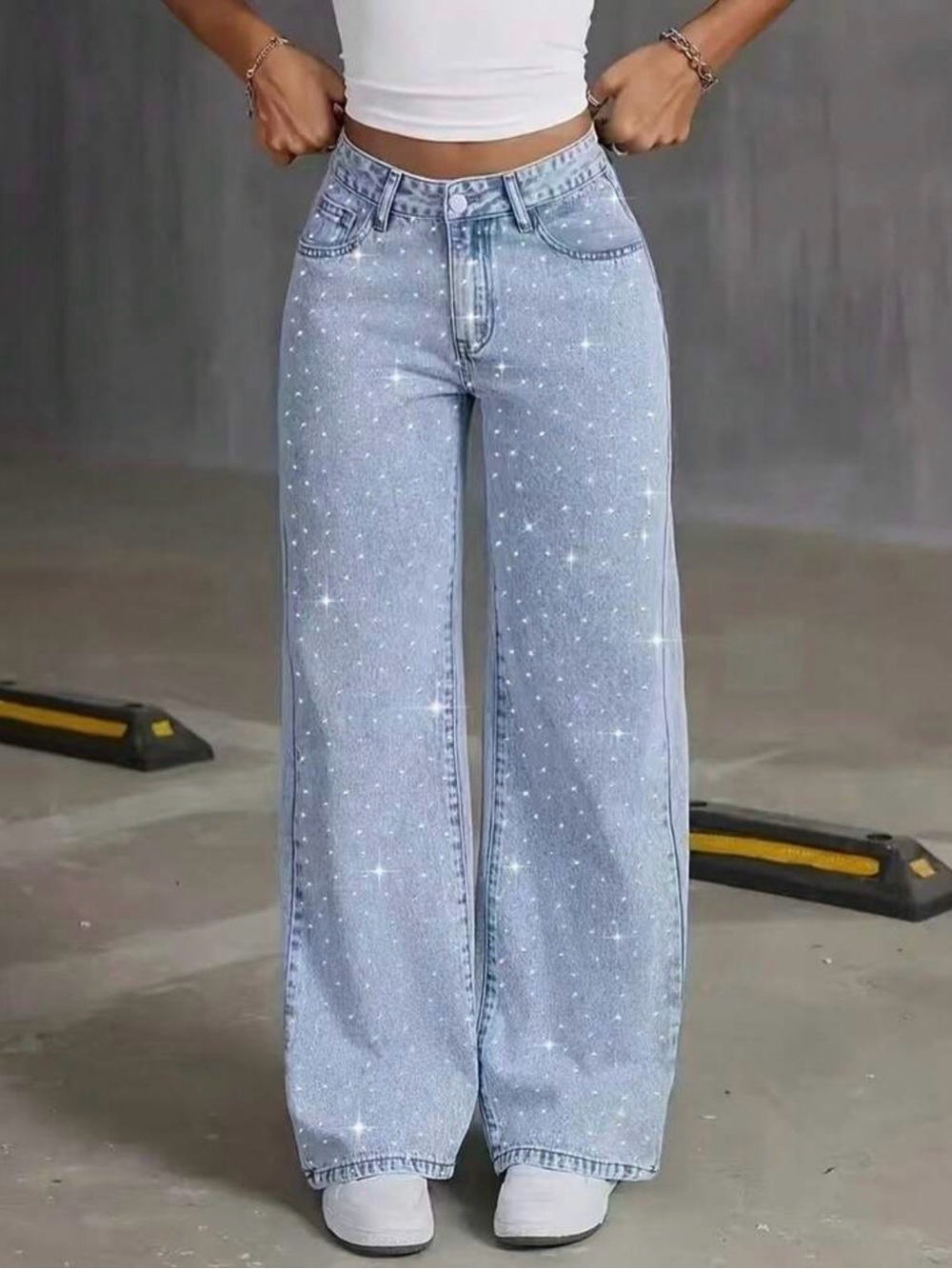 Diamond Rhinestone Wide Leg Light Wash High Waist Jeans Size 27